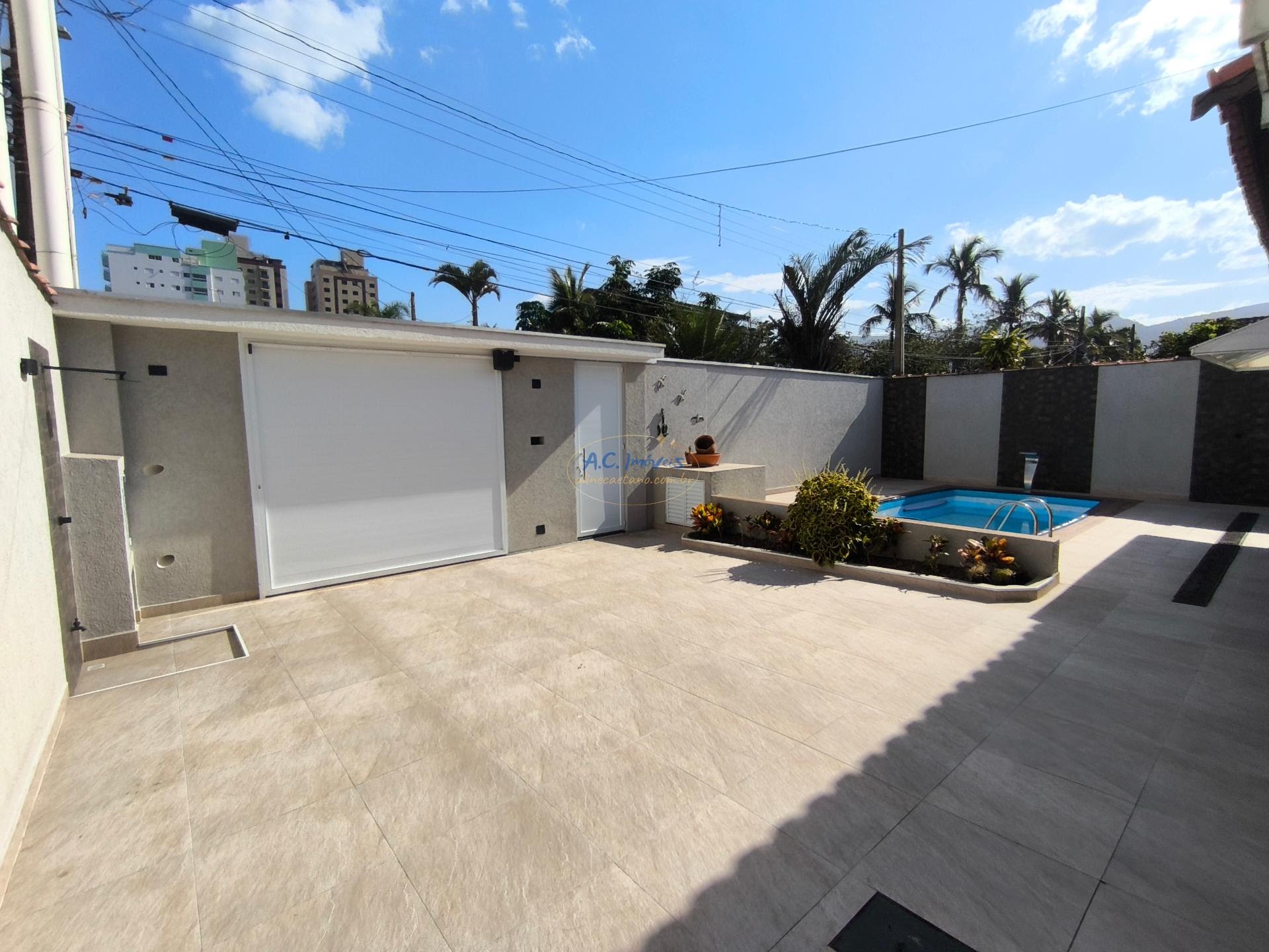 Casa à venda com 3 quartos, 2 suítes, 7 vagas e 227m² no Balneario Flórida, Praia Grande (SP) — foto 4 de 30