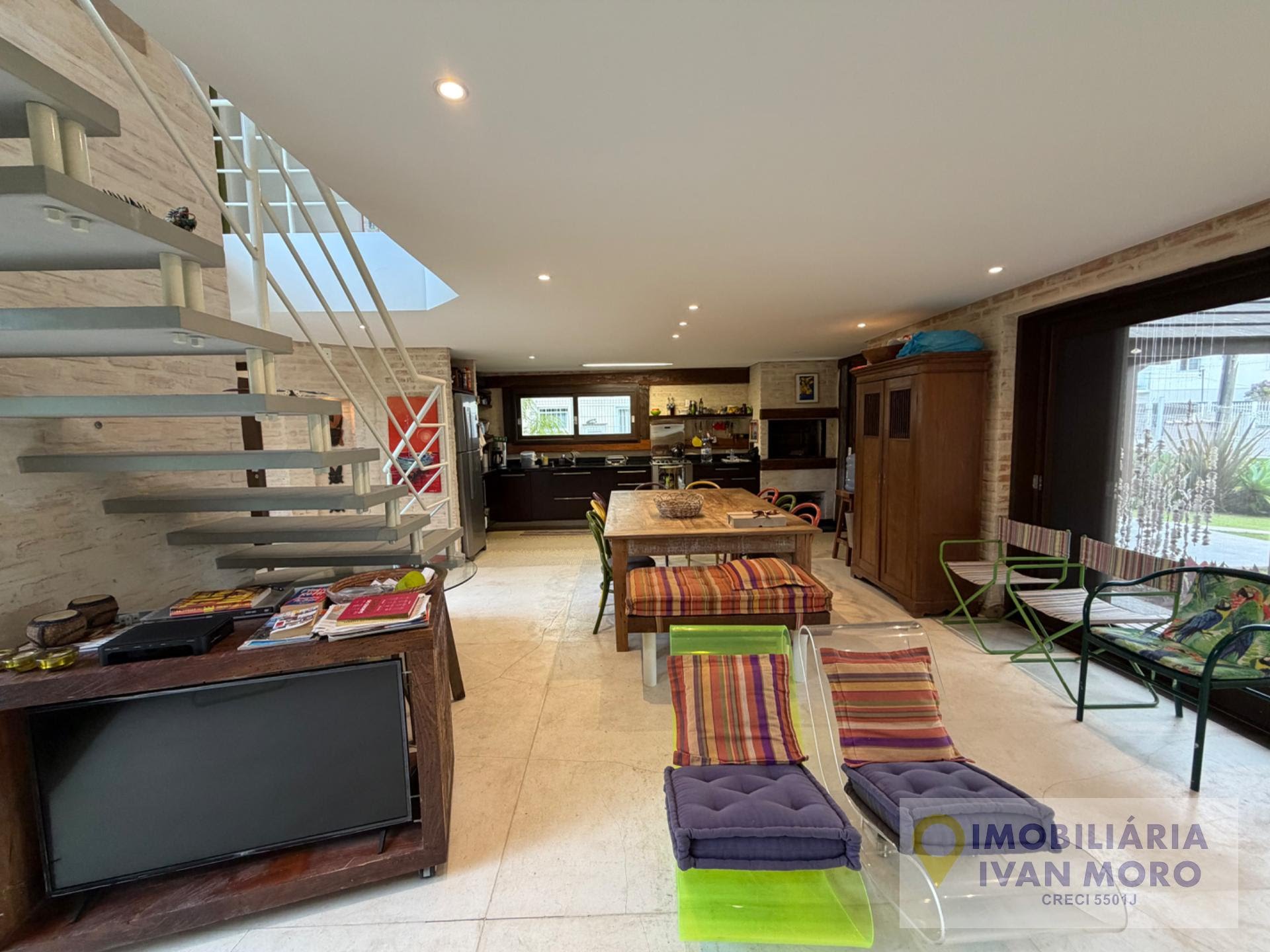 Casa à venda com 4 quartos, 2 suítes, 2 vagas e 210m² no Daniela, Florianópolis (SC) — foto 7 de 30