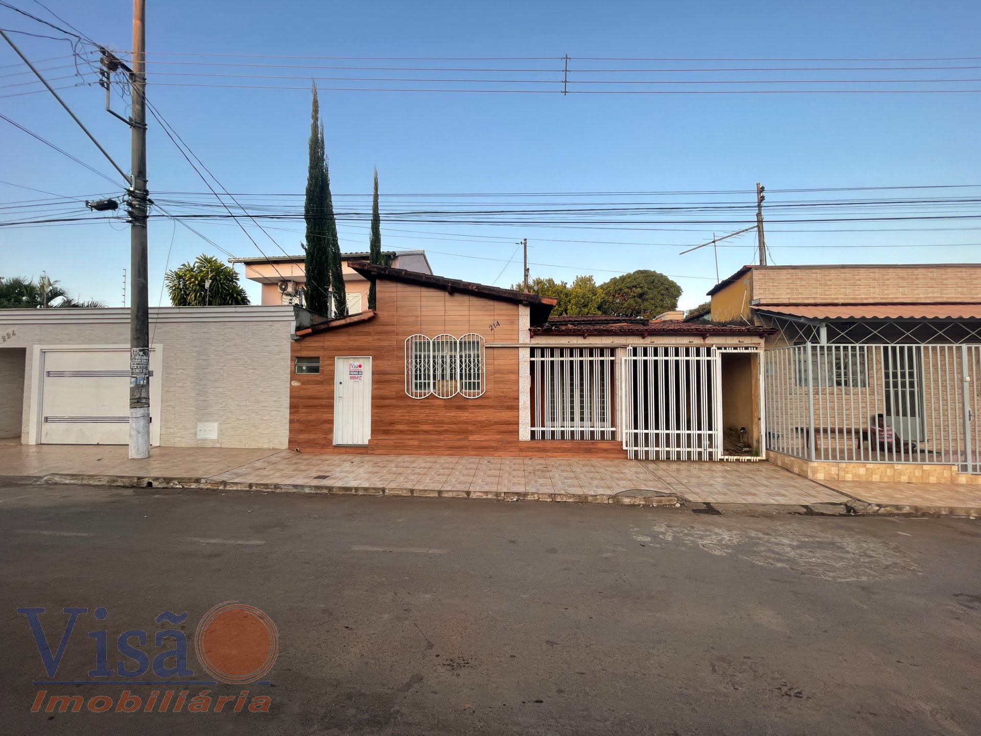 Casa à venda com 3 quartos, 2 banheiros, 1 vaga e 90m² no Santana, Paracatu (MG) — foto 3 de 3
