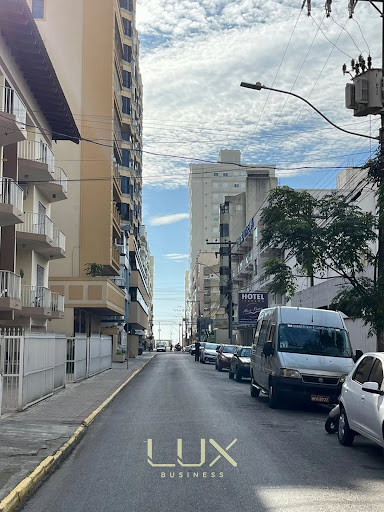 Apartamento 03 Dorm. em Meia Praia  -  Itapema