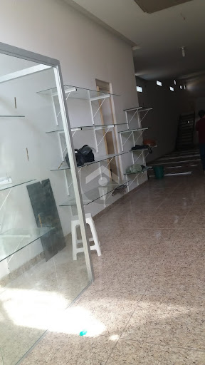 Barracão de 200m² no Centro de Alfenas: venda por R$ 1.200.000