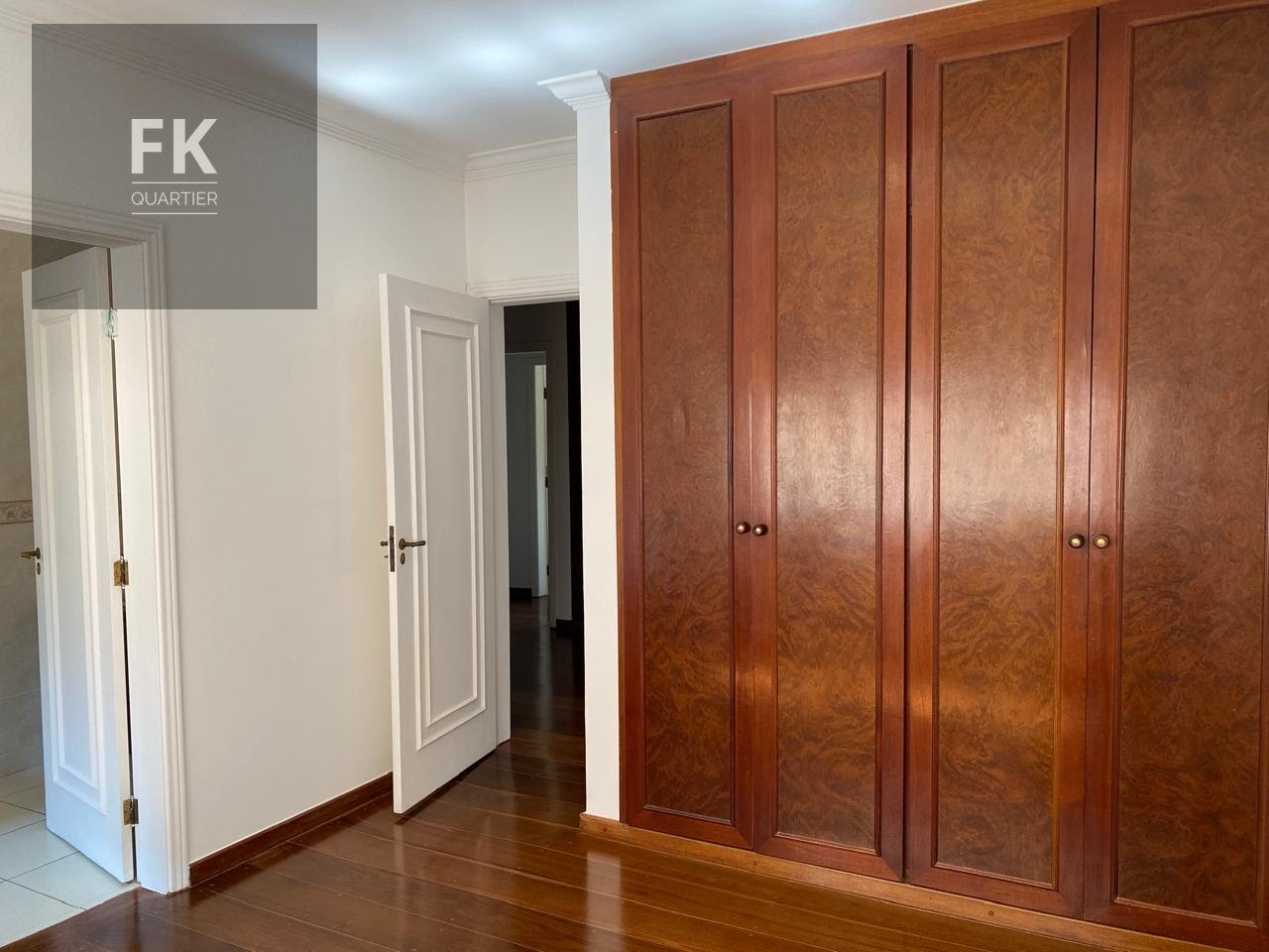 Casa para alugar com 4 quartos, 4 suítes, 3 vagas e 420m² no Alphaville Residencial Dois, Barueri (SP) — foto 12 de 17