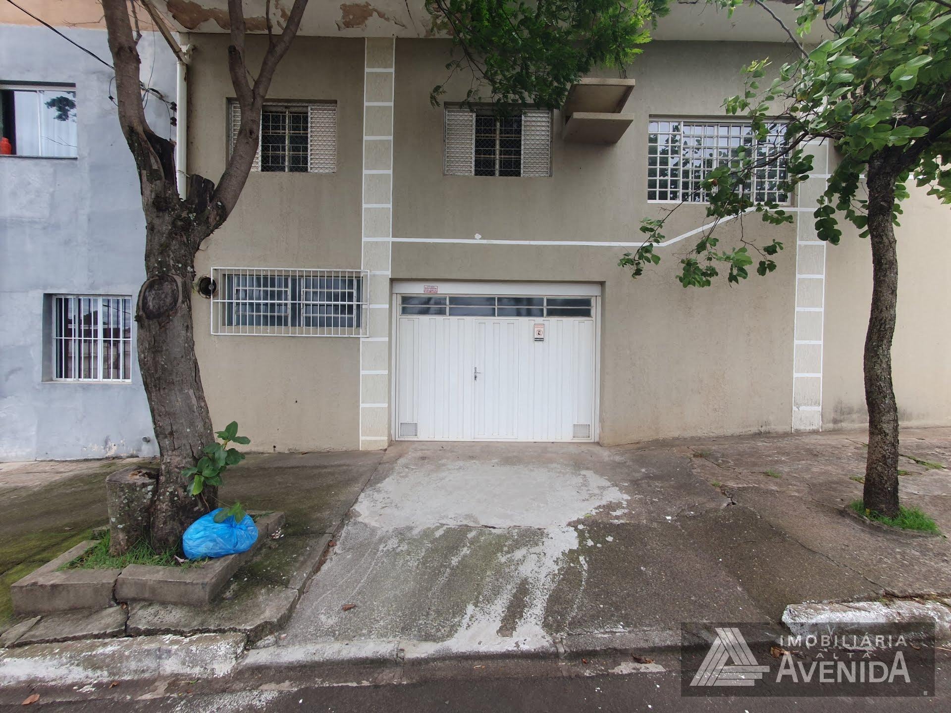 Studio - Avenida Brasil, 15 (frente para Avenida Manoel Ribas)