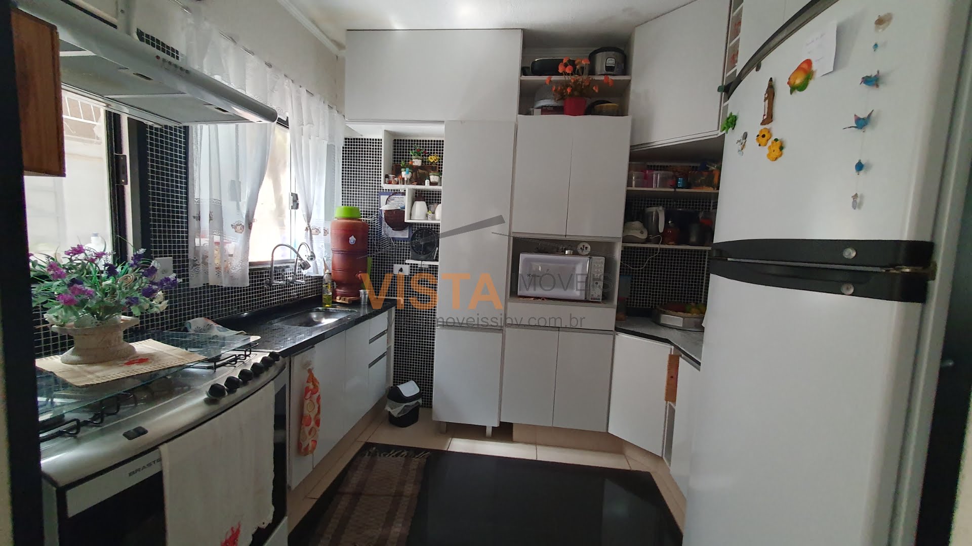 COZINHA COM ARMÁRIOS 