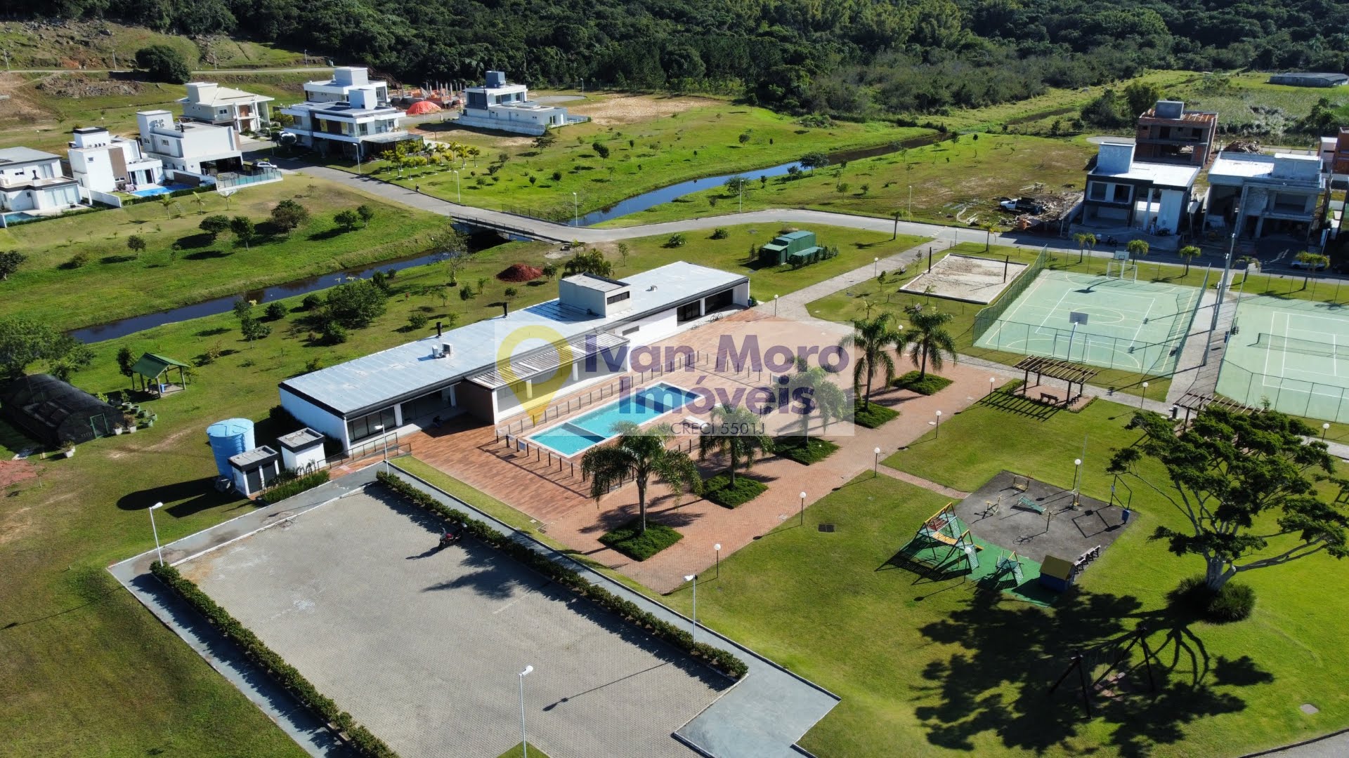 Casa à venda com 3 quartos, 3 banheiros, 2 vagas e 325m² no Ingleses Norte, Florianópolis — foto principal