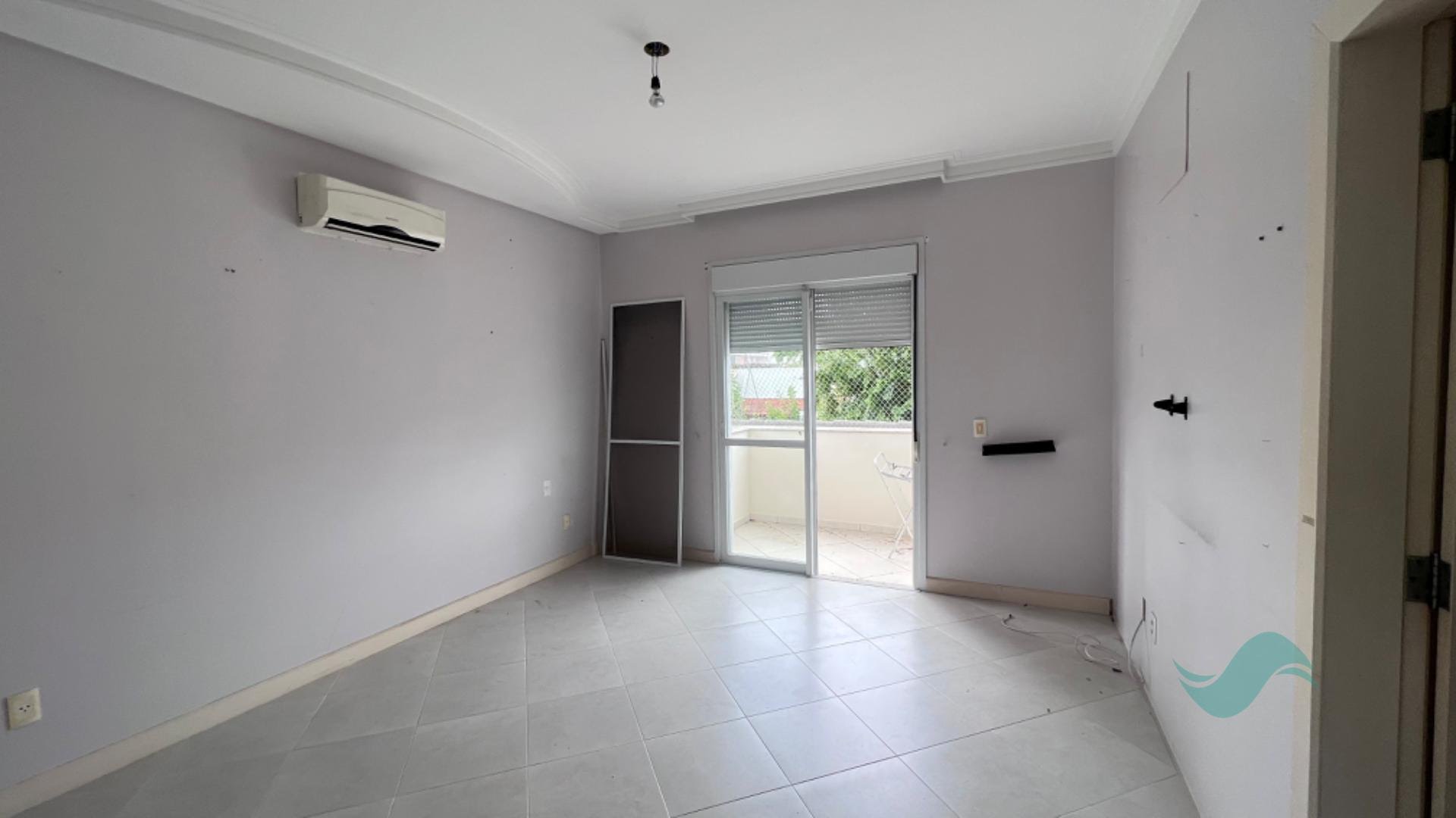 Casa à venda com 4 quartos, 3 suítes, 2 vagas e 286m² no Jurerê, Florianópolis (SC) — foto 5 de 23