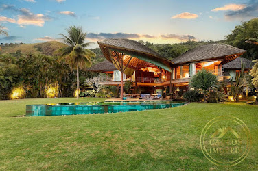 Casa na Praia para Temporada em Angra dos Reis / RJ no bairro Mombaça