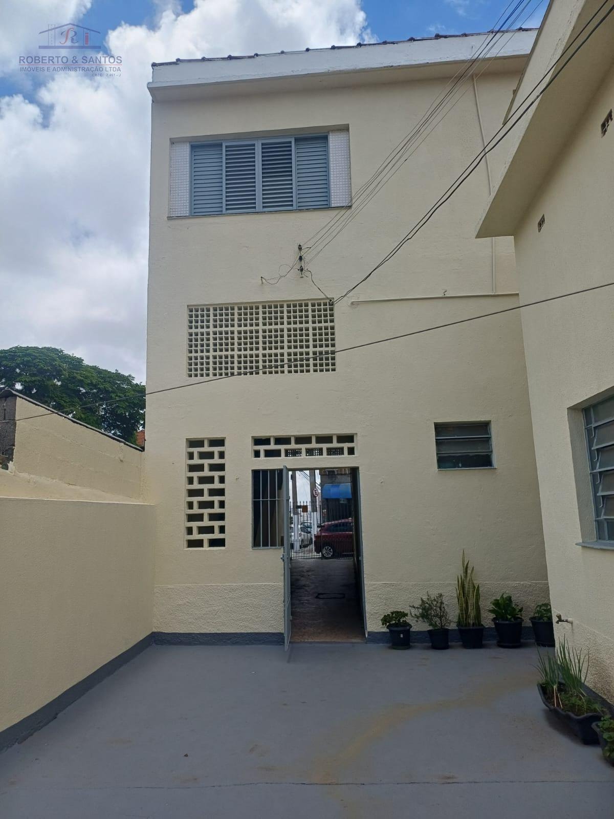 fundos da casa maior 