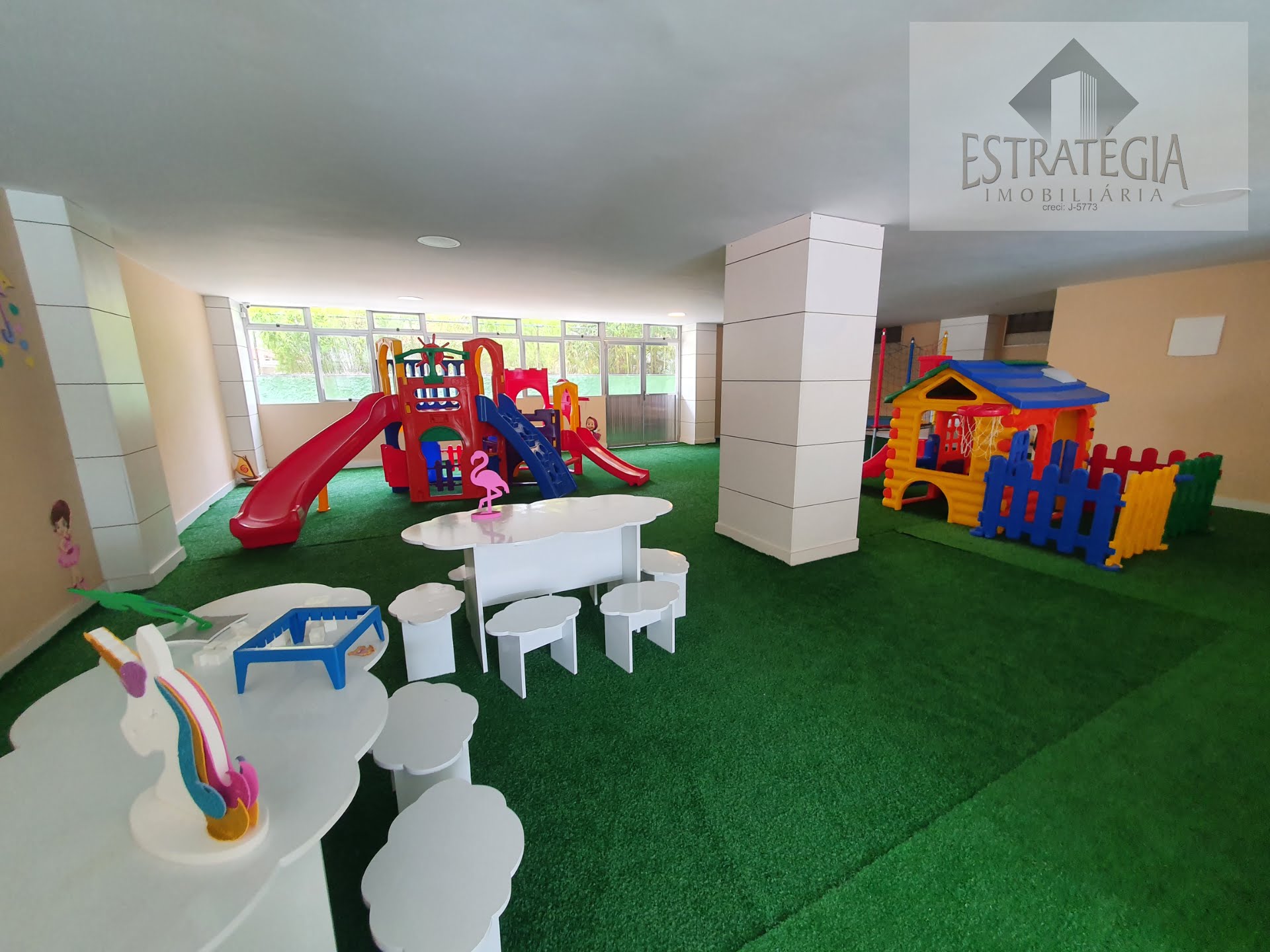 Apartamento à venda com 3 quartos, 1 suíte, 2 vagas e 120m² no Valparaíso, Petrópolis (RJ) — foto 21 de 28