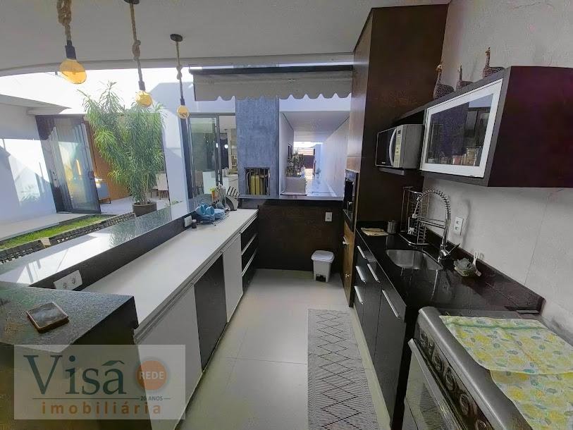 Casa à venda com 4 quartos, 4 suítes e 5 vagas no Centro, Paracatu (MG) — foto 23 de 30