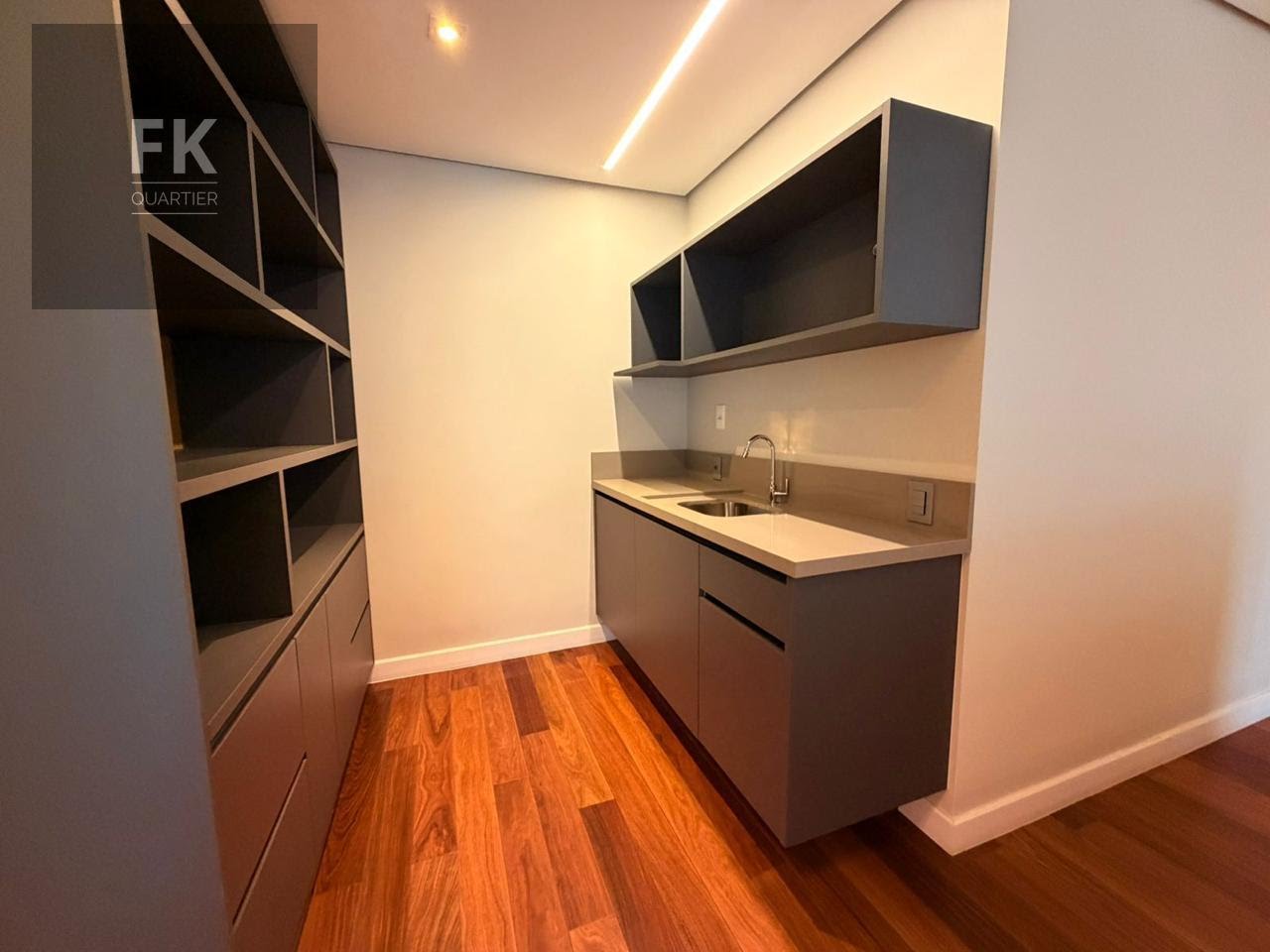 Casa à venda com 5 quartos, 5 suítes, 8 vagas e 800m² no Alphaville Residencial Um, Barueri (SP) — foto 29 de 30