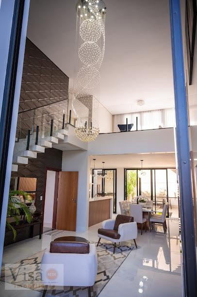 Casa à venda com 4 quartos, 5 banheiros e 5 vagas no Centro, Paracatu — foto principal
