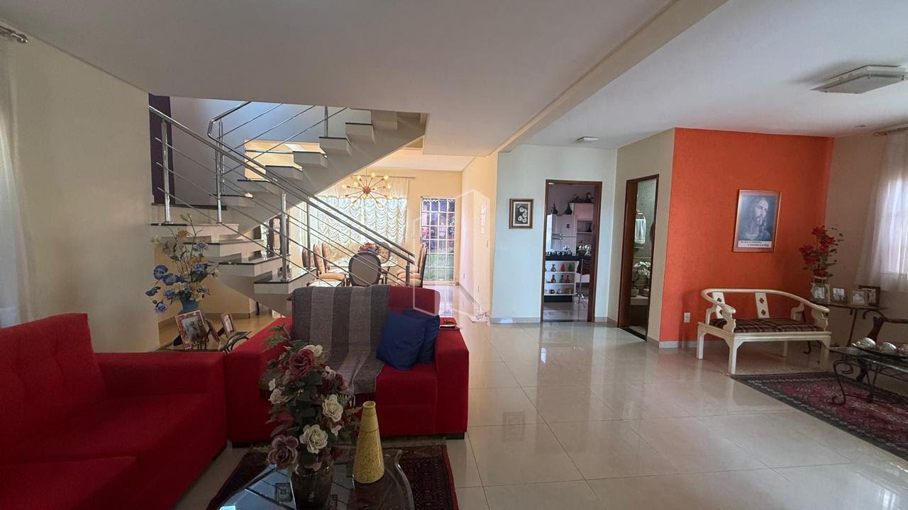 Casa à venda com 3 quartos, 3 suítes, 4 vagas e 292m² no Vila Rosa, Goiânia (GO) — foto 24 de 29
