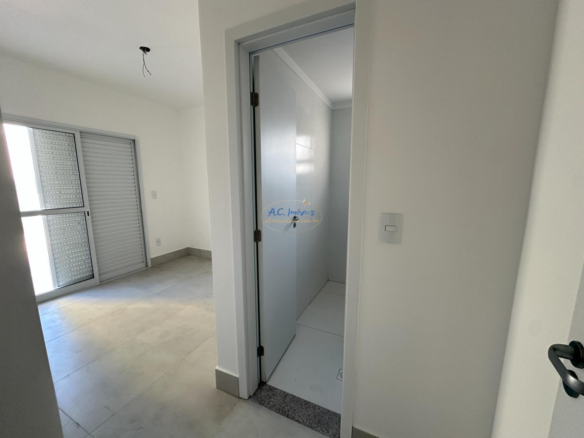 Apartamento à venda com 2 quartos, 1 suíte, 2 vagas e 120m² no Guilhermina, Praia Grande (SP) — foto 13 de 16