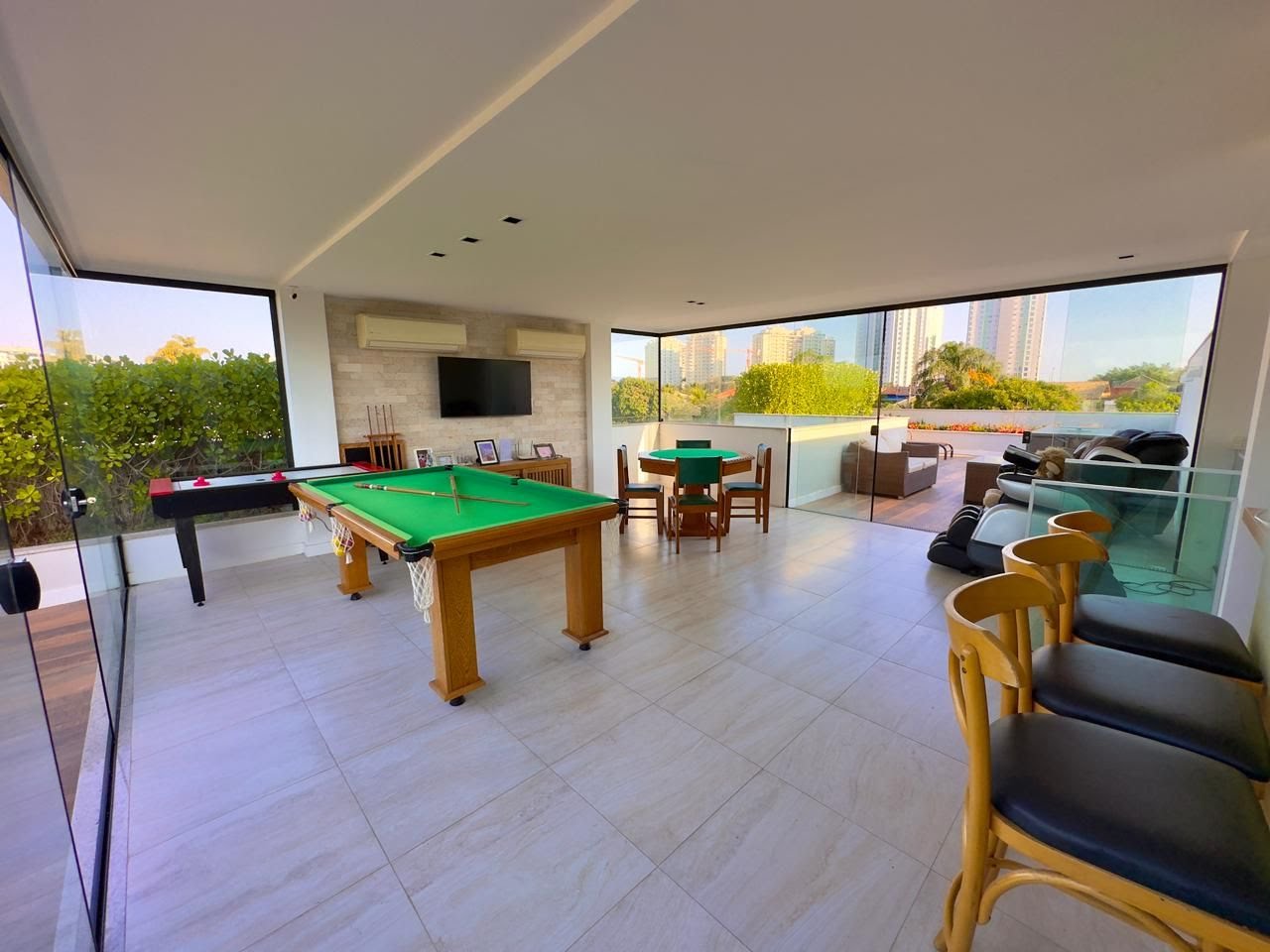 Casa à venda com 3 quartos, 5 suítes, 6 vagas e 445m² no Barra da Tijuca, Rio de Janeiro (RJ) — foto 21 de 30