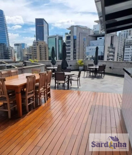 Sala Comercial na Vila Olímpia, SP | 286m², 6 Banheiros, Venda e Aluguel