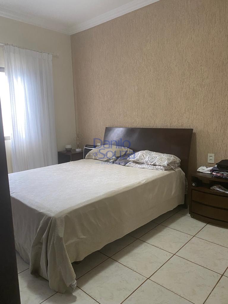 Casa à venda com 5 quartos, 2 suítes, 2 vagas e 360m² no Veredas da Cidade, Araxá (MG) — foto 8 de 16