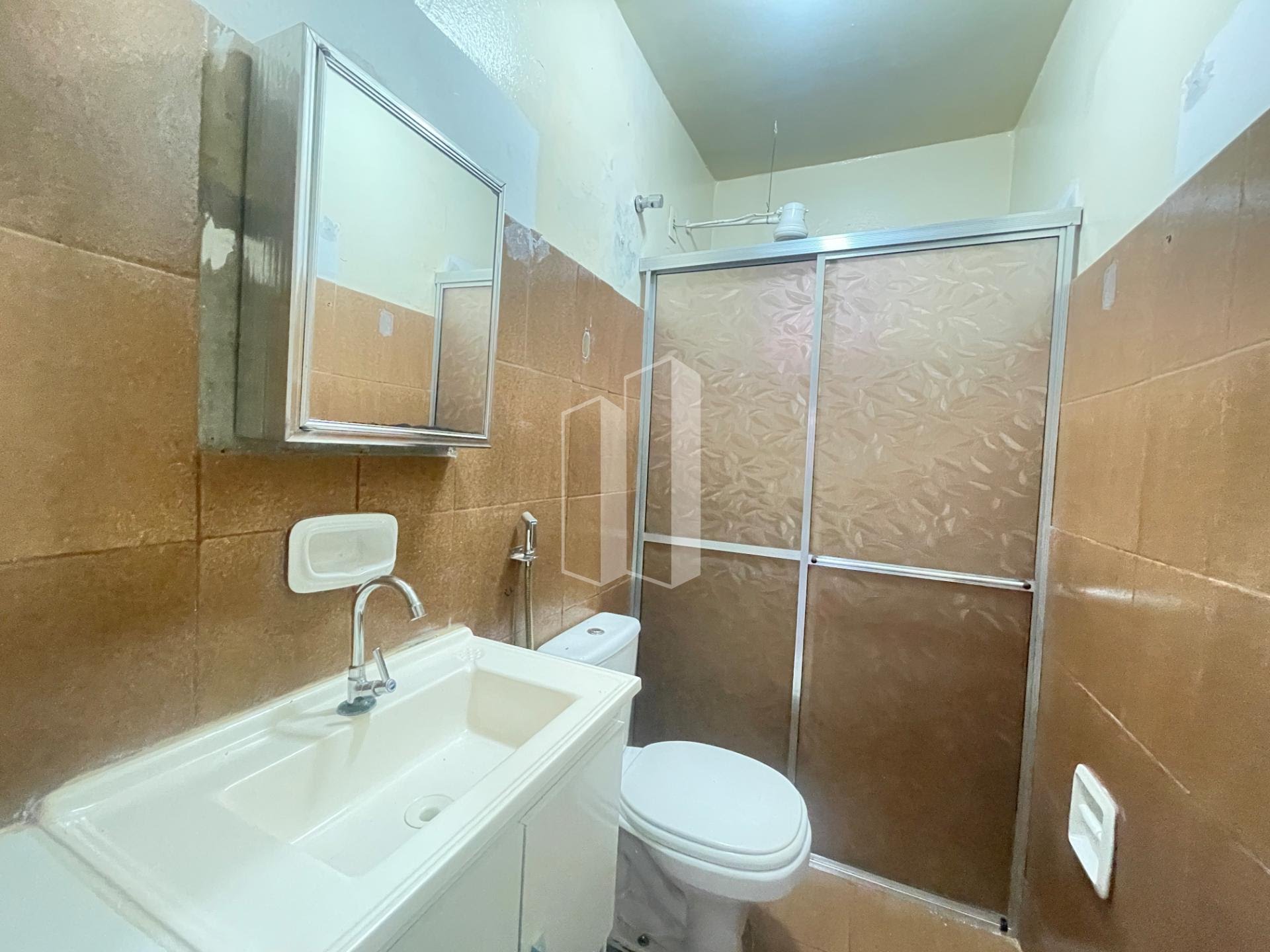 Casa à venda com 4 quartos, 1 suíte, 3 vagas e 200m² no Conjunto Residencial Aruanã I, Goiânia (GO) — foto 10 de 30