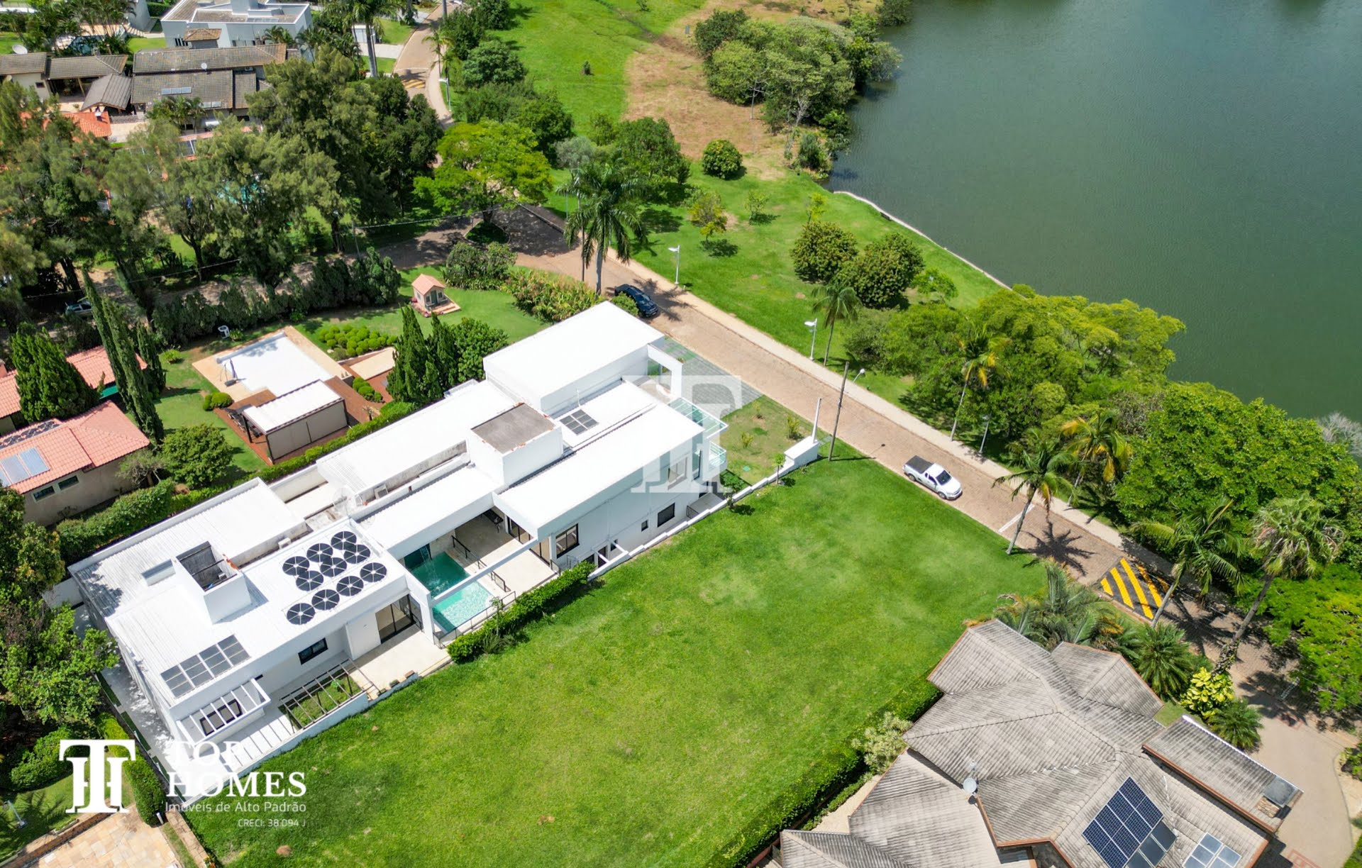 Casa de alto padrão frente ao lago do condomínio Portal da Concórdia em Cabreúva/SP