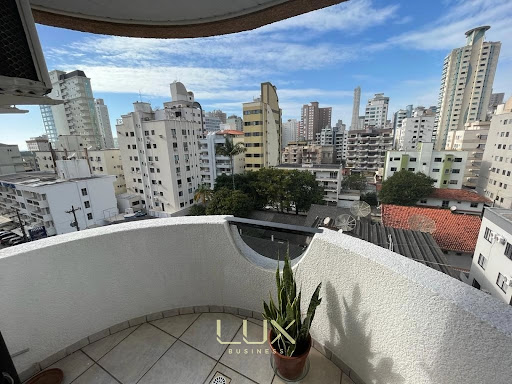 Apartamento 03 Dorm. em Meia Praia  -  Itapema