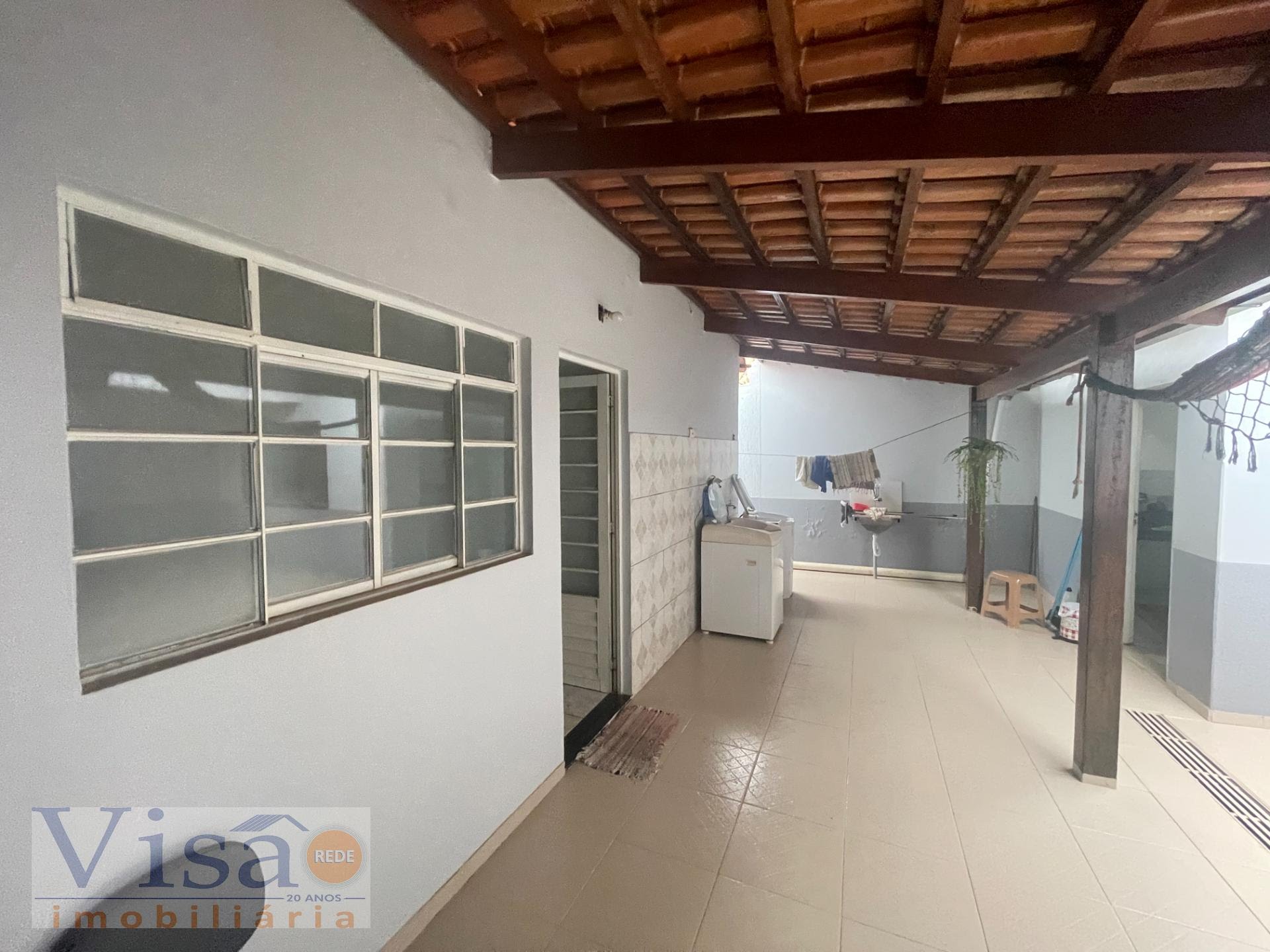 Casa à venda com 3 quartos, 1 banheiro, 2 vagas e 100m² no Cidade Jardim, Paracatu (MG) — foto 2 de 15