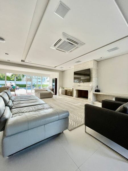 Casa à venda com 5 quartos, 5 suítes, 5 vagas e 940m² no Jurerê Internacional, Florianópolis (SC) — foto 17 de 29