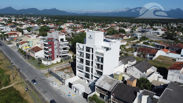 Última unidade! Apartamento com vista para o mar da sacada.