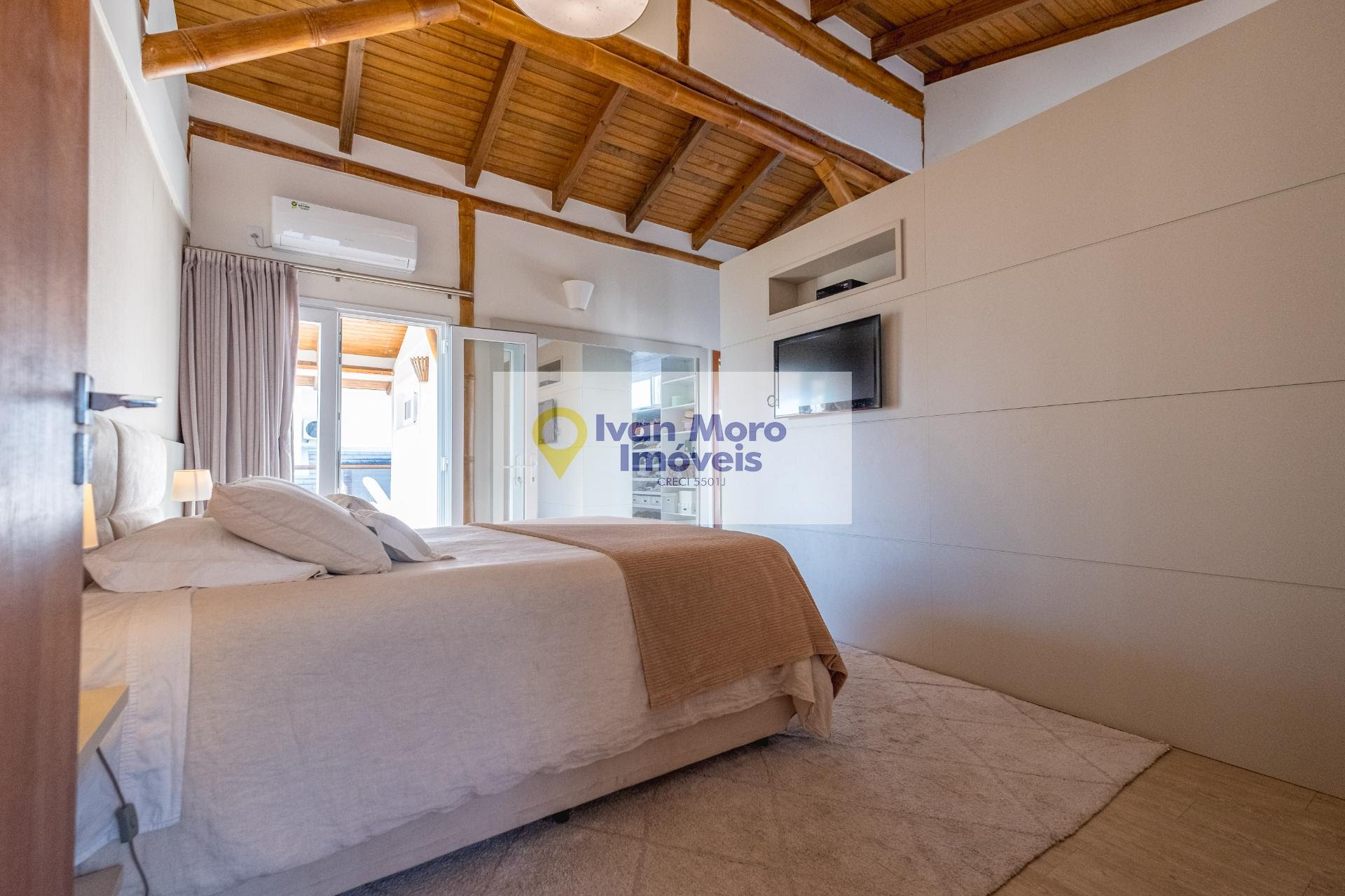 Casa à venda com 4 quartos, 2 suítes, 3 vagas e 450m² no Rio Tavares, Florianópolis (SC) — foto 14 de 23