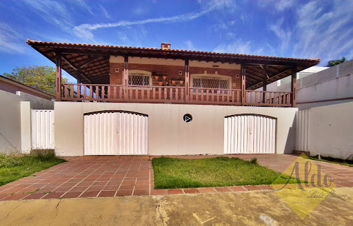Casa com edícula em Jardim Iporanga  -  Águas de São Pedro