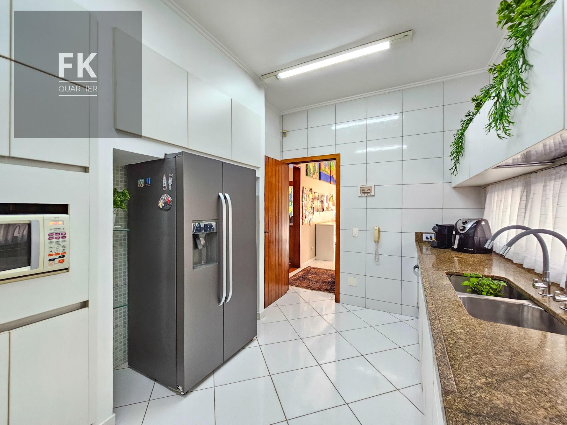 Casa à venda com 3 quartos, 3 suítes, 6 vagas e 350m² no Alphaville Residencial Dois, Barueri (SP) — foto 22 de 30