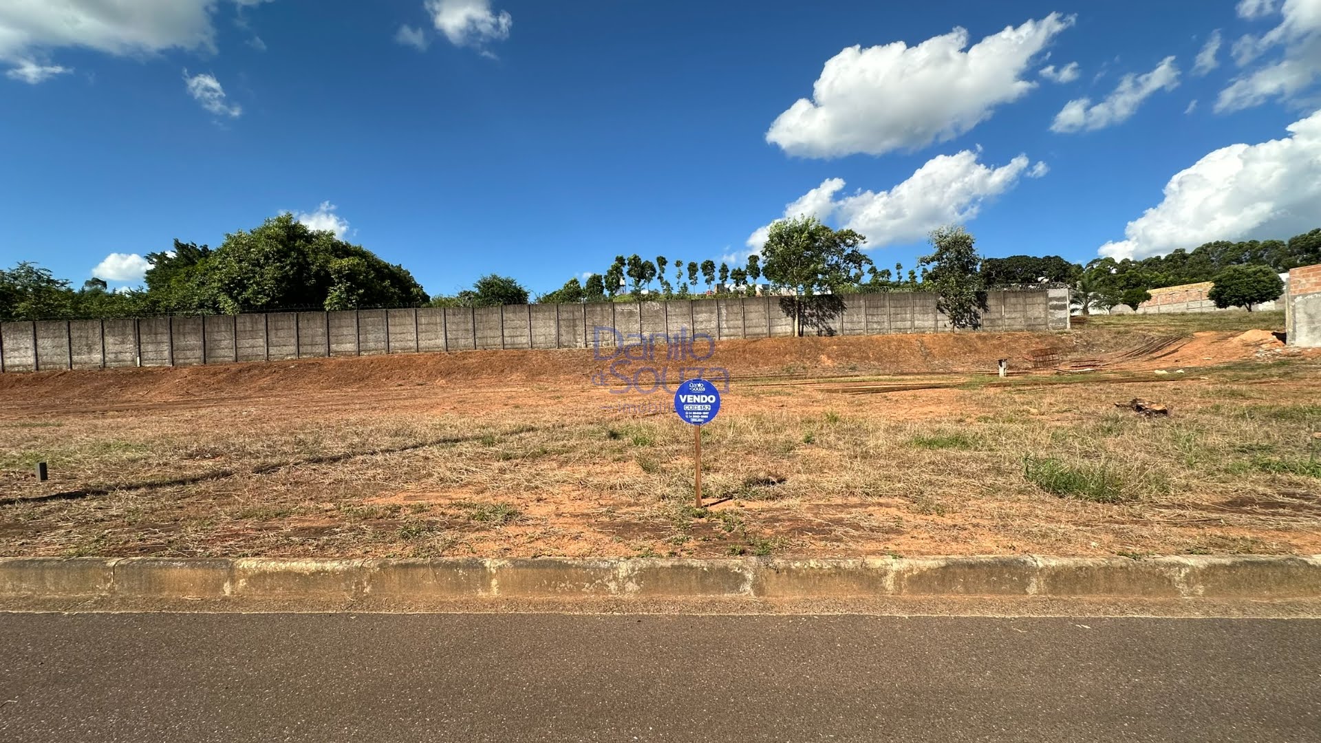 Terreno à venda com 496m² de terreno no Quintas do Lago, Araxá — foto principal
