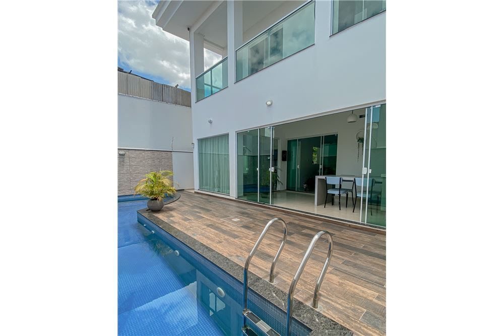 Casa à venda com 4 quartos, 5 banheiros, 2 vagas e 284m² no Centro, Balneário Camboriú (SC) — foto 16 de 30
