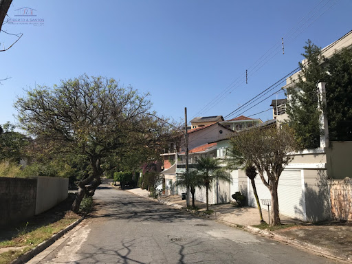 Rua do terreno 