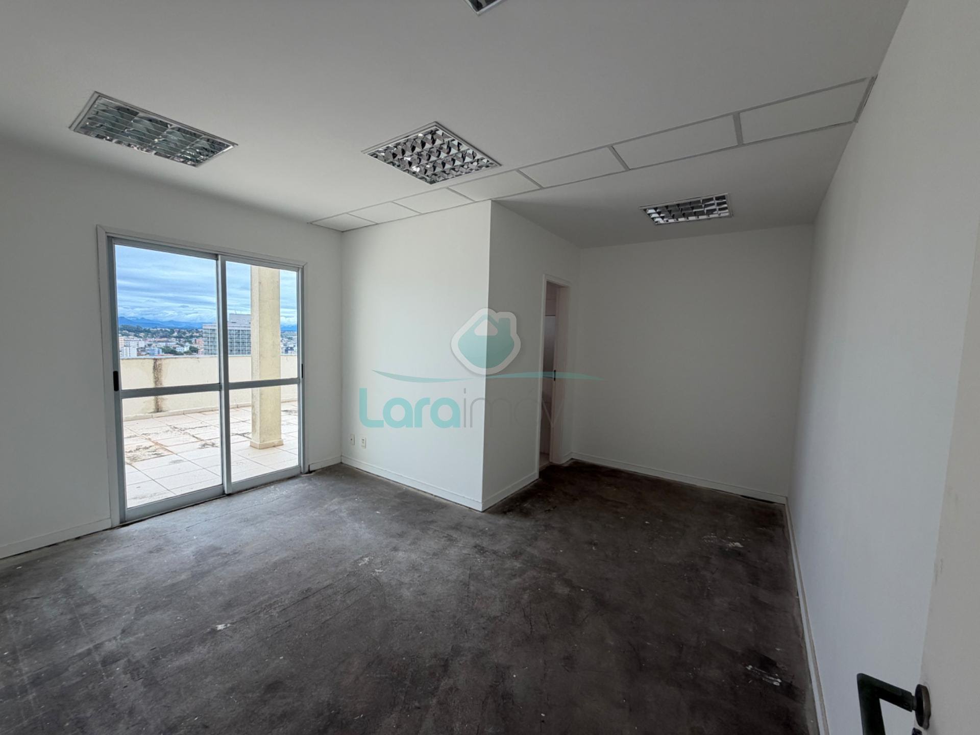 Comercial para alugar com 1 banheiro, 1 vaga e 60m² no Imbetiba, Macaé (RJ) — foto 11 de 12