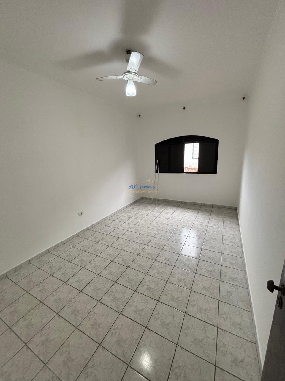 Casa à venda com 2 quartos, 1 suíte, 2 vagas e 150m² no Vila Assuncao, Praia Grande (SP) — foto 11 de 23
