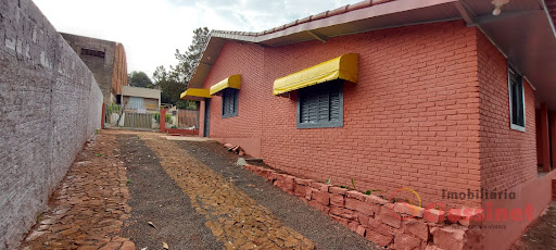 Lateral