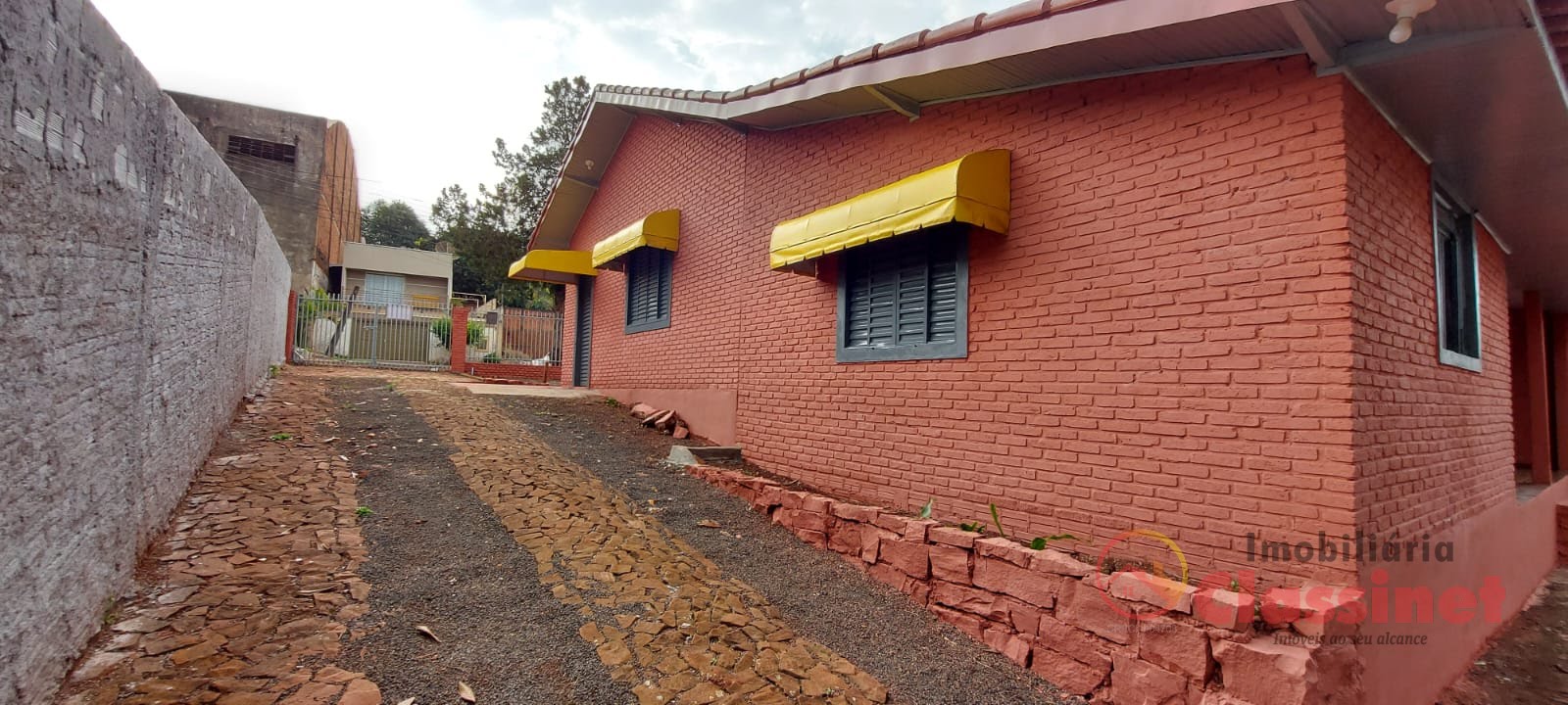 Lateral