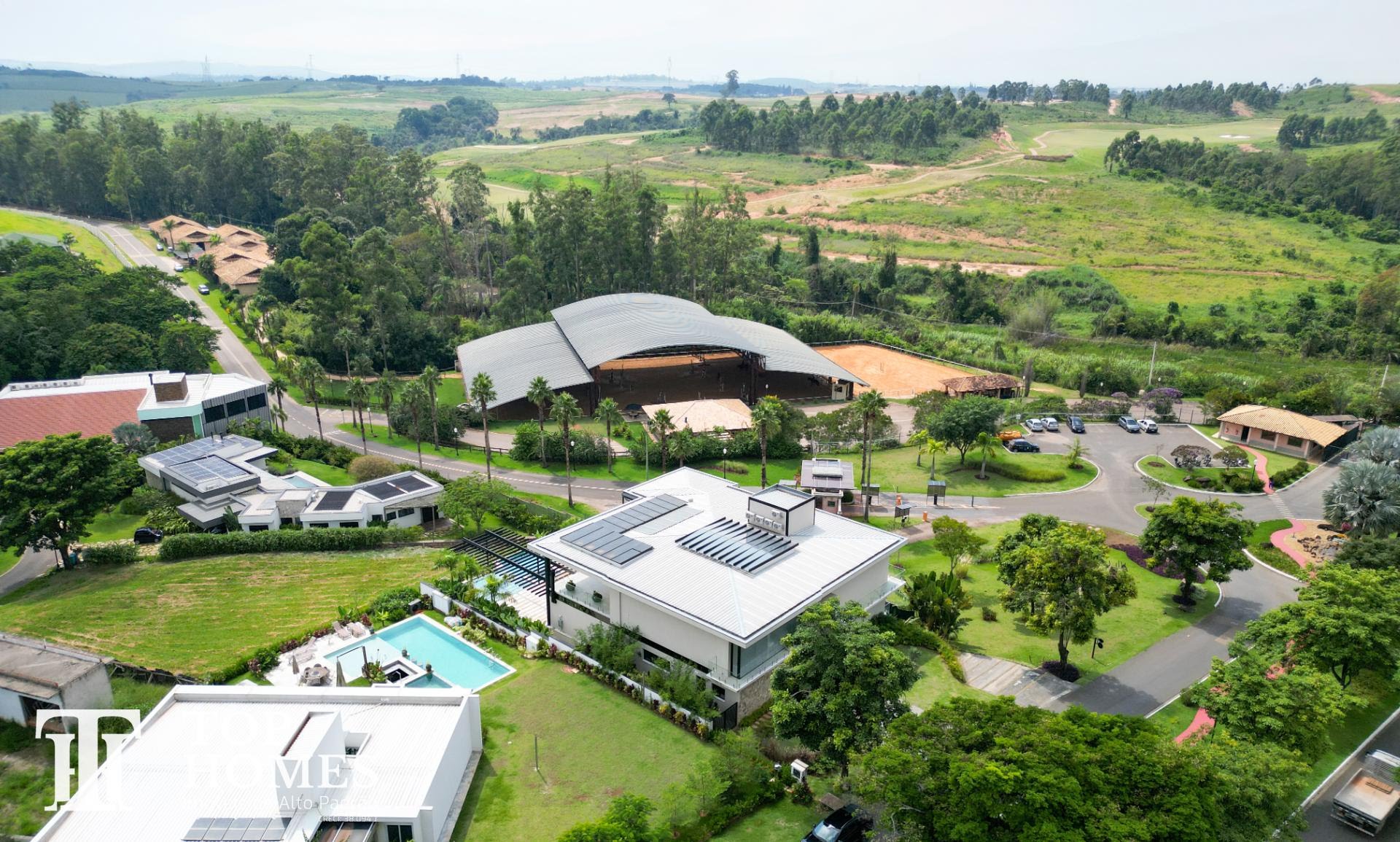 Casa de alto padrão à venda no condomínio Fazenda Serra Azul Serrazul em Itupeva/SP