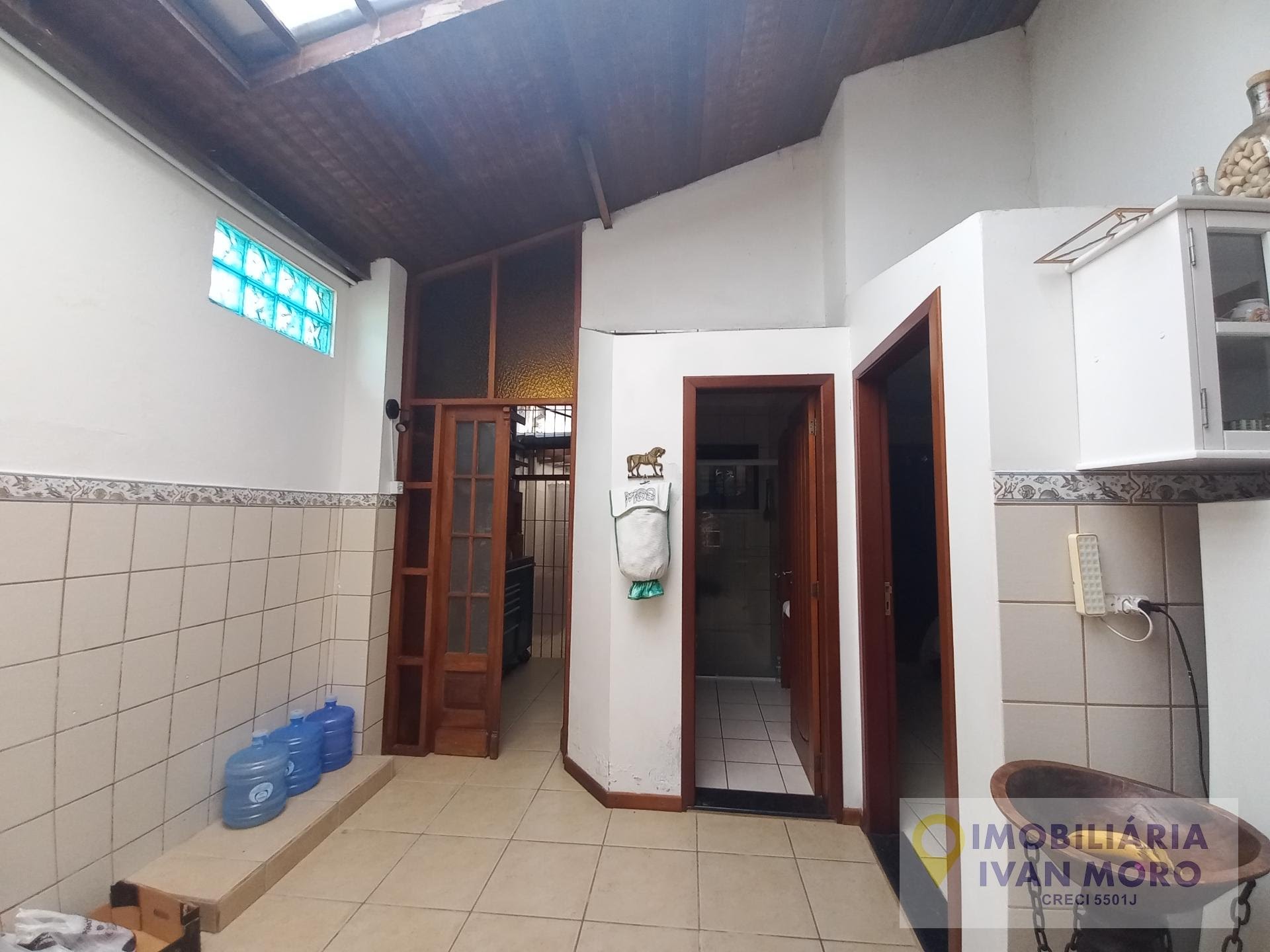Casa à venda com 5 quartos, 2 suítes, 4 vagas e 219m² no Daniela, Florianópolis (SC) — foto 29 de 30