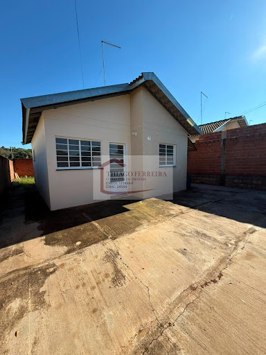 Casa em Jardim Planalto  -  Santa Rita do Passa Quatro