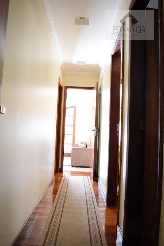 Casa à venda com 4 quartos, 3 suítes, 4 vagas e 110m² no Cascatinha, Petrópolis (RJ) — foto 13 de 25