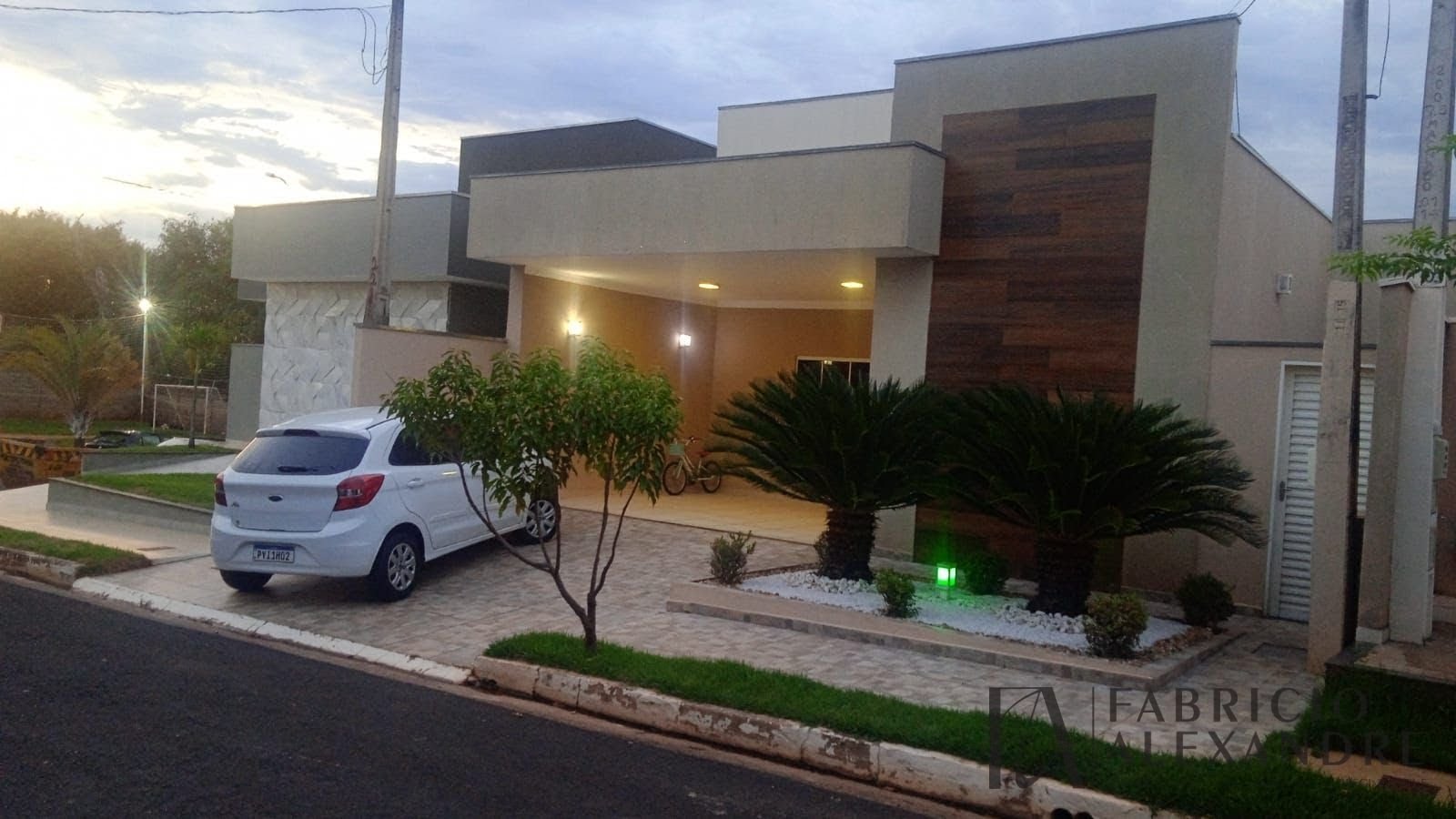 Casa à venda com 3 quartos, 4 banheiros, 4 vagas e 145m² no Condomínio Residencial Amazonas, São José do Rio Preto — foto principal