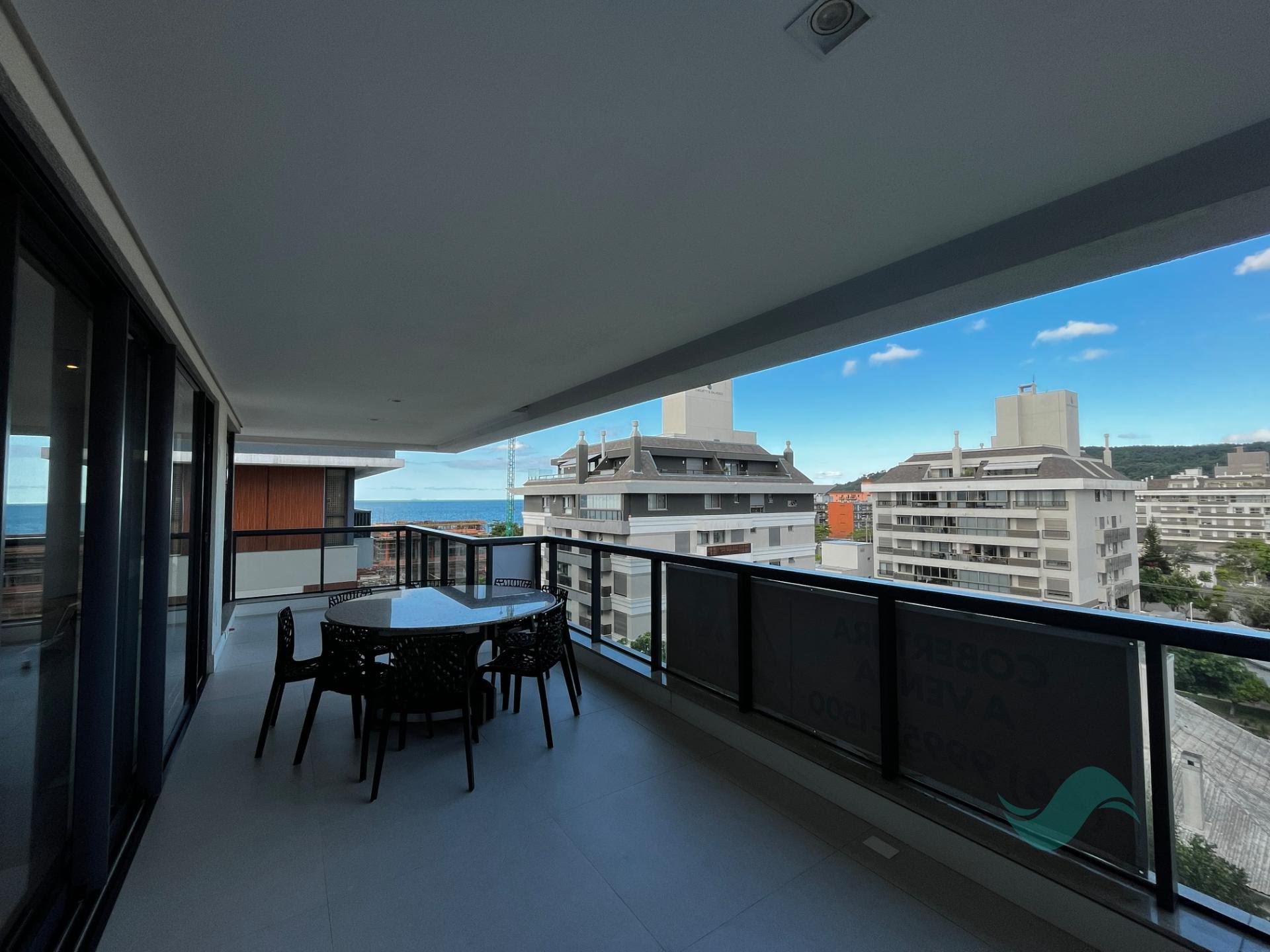 Cobertura à venda com 4 quartos, 4 suítes, 3 vagas e 240m² no Jurerê, Florianópolis (SC) — foto 4 de 19