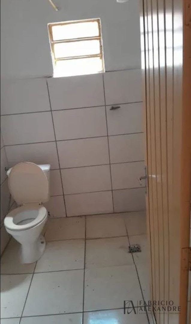 Casa à venda com 2 quartos, 1 banheiro, 2 vagas e 150m² no Jardim Santa Catarina, São José do Rio Preto (SP) — foto 4 de 8