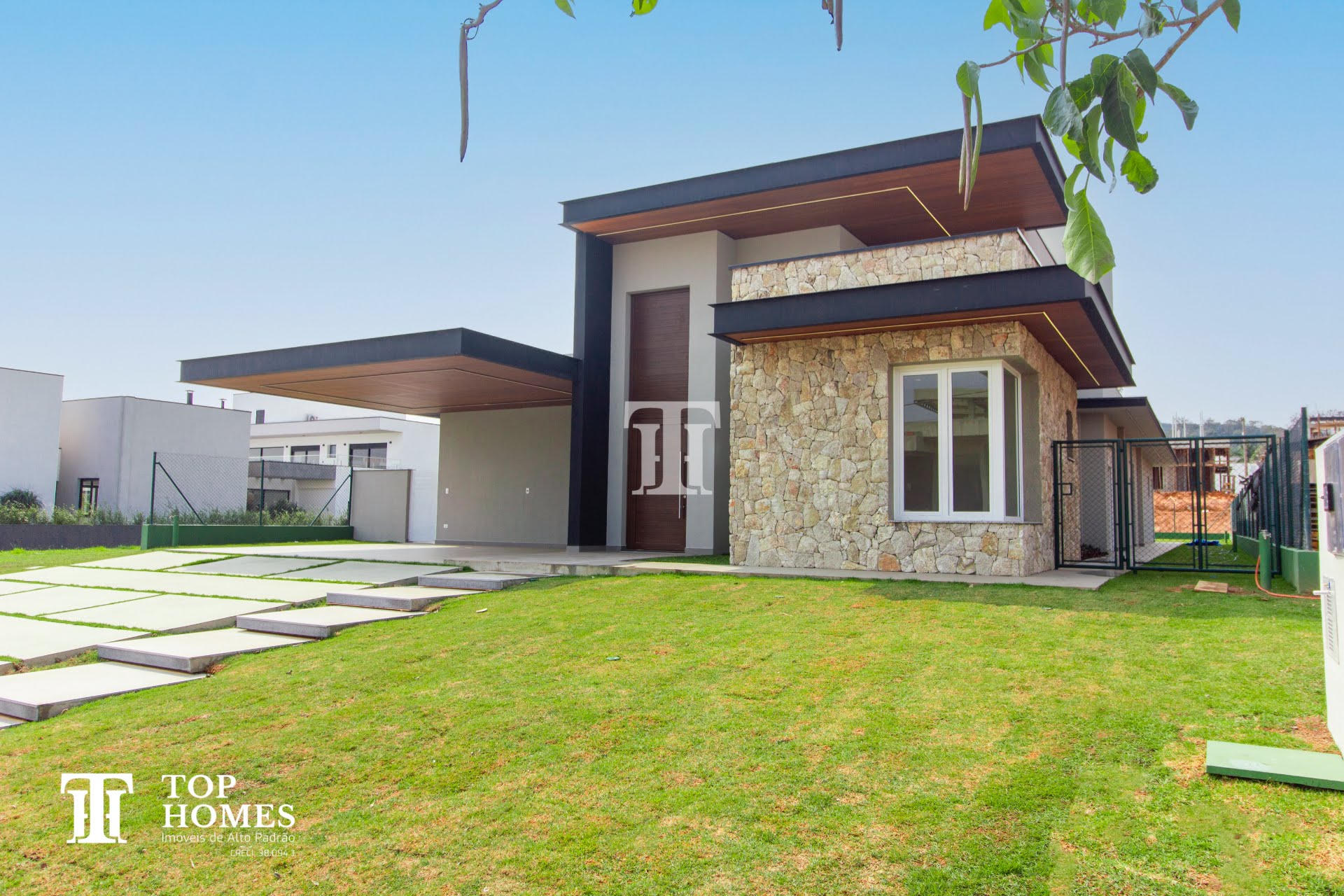 Casa térrea de alto padrão à venda no condomínio Portal Japy Golf Club em Cabreúva/SP