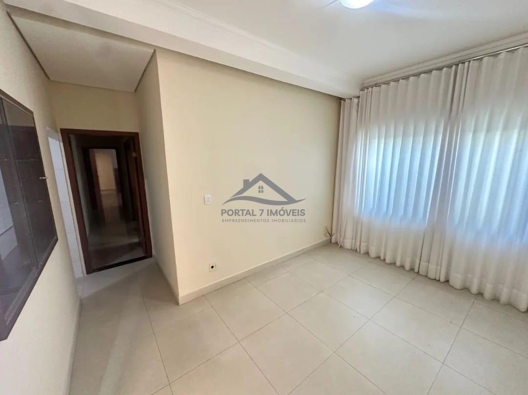 Casa à venda com 3 quartos, 1 suíte, 4 vagas e 360m² no Iporanga, Sete Lagoas (MG) — foto 6 de 18