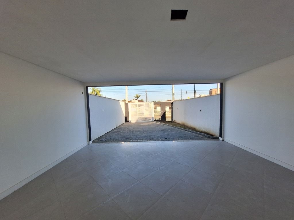 Garagem coberta para 2 carros 