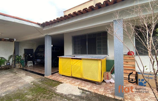 Casa à Venda no bairro Senador Valadares, Pará de Minas, 4 Quartos, 327m² de construção 450m² de lote