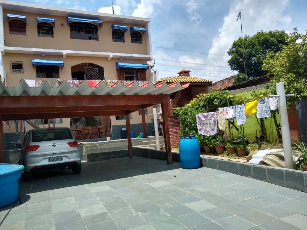 Casa à venda com 3 quartos, 4 banheiros, 3 vagas e 244m² no Mirante, Arujá — foto principal