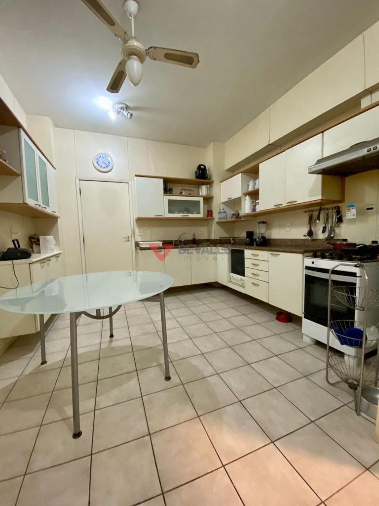 Apartamento à venda com 5 quartos, 1 suíte, 1 vaga e 205m² no Copacabana, Rio de Janeiro (RJ) — foto 15 de 30